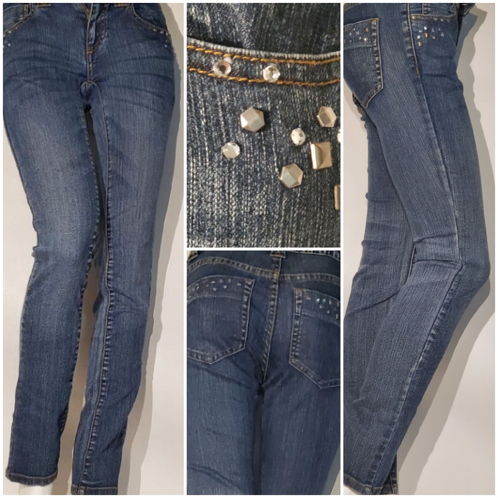 NWOT INC Petite 0P Blue Regular Fit Skinny Leg Jeans with Rhinestones